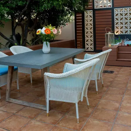 Апартаменти J&v Luxury